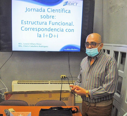 Conferencia del máster Leonel Alfaro Pérez.