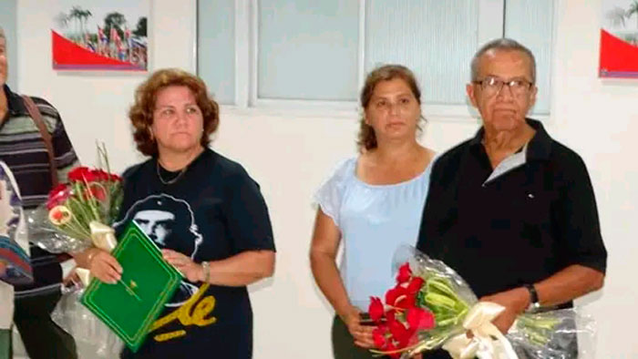 Doctores Dagmar García Rivera y Luis Herrera Martínez reciben la condición de Personalidad Distinguida. Doctores Dagmar García Rivera y Luis Herrera Martínez reciben la condición de Personalidad Distinguida.