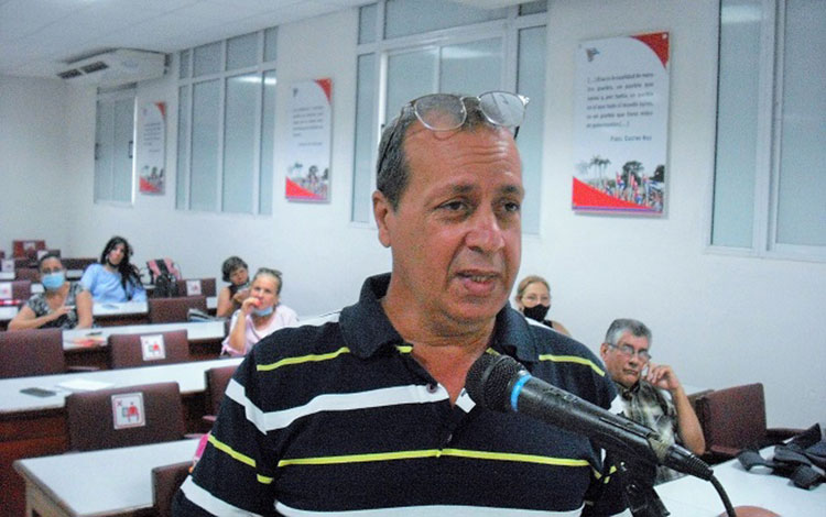 Dr. Guillermo Saura González, director del Centro Meteorológico Provincial de Villa Clara.