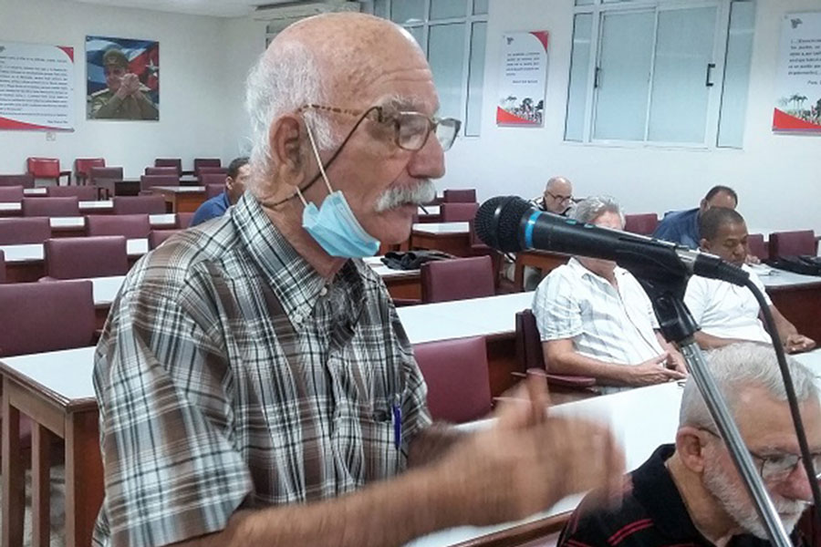 Dr. Erenio González Suárez, coordinador del Grupo de Industrias en el PCP.