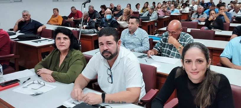 Gisel de la Rosa Marrero, directora de Desarrollo Territorial en el Gobierno Provincial; Yoanis Vera Olmo, subdelegado de Ciencia, Tecnología e Innovación en el Citma, y Danay Álvarez Mesa, la vice presidenta primera del PCT.