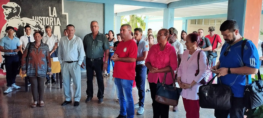 Taller y exposición de jóvenes talentos de la ciencia.