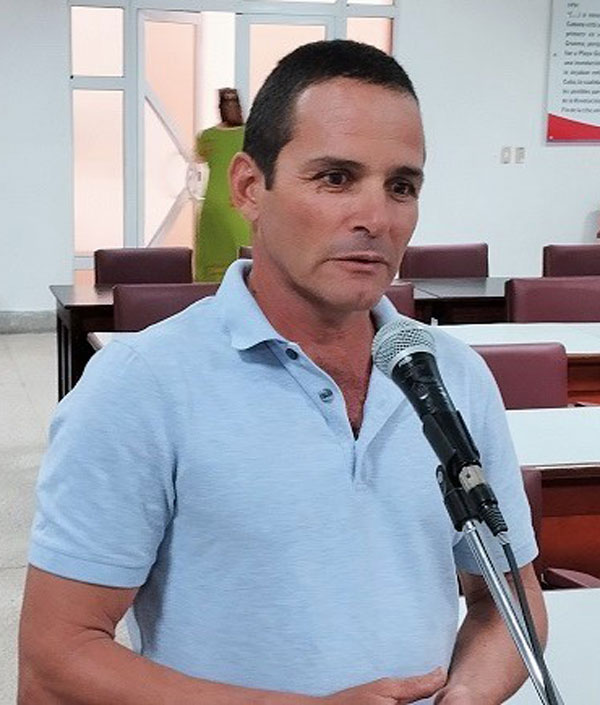 Leonel Pérez Hernández, jefe de la planta de tratamiento de residuales líquidos en la empresa agroindustrial azucarera Heriberto Duquesne.