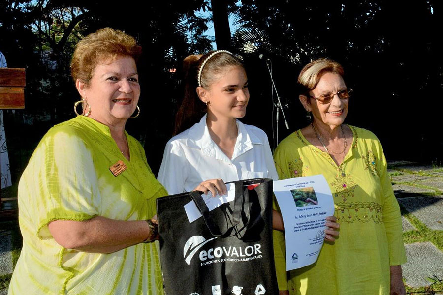 Ganadora del primer lugar concurso Restauremos nuestra tierra