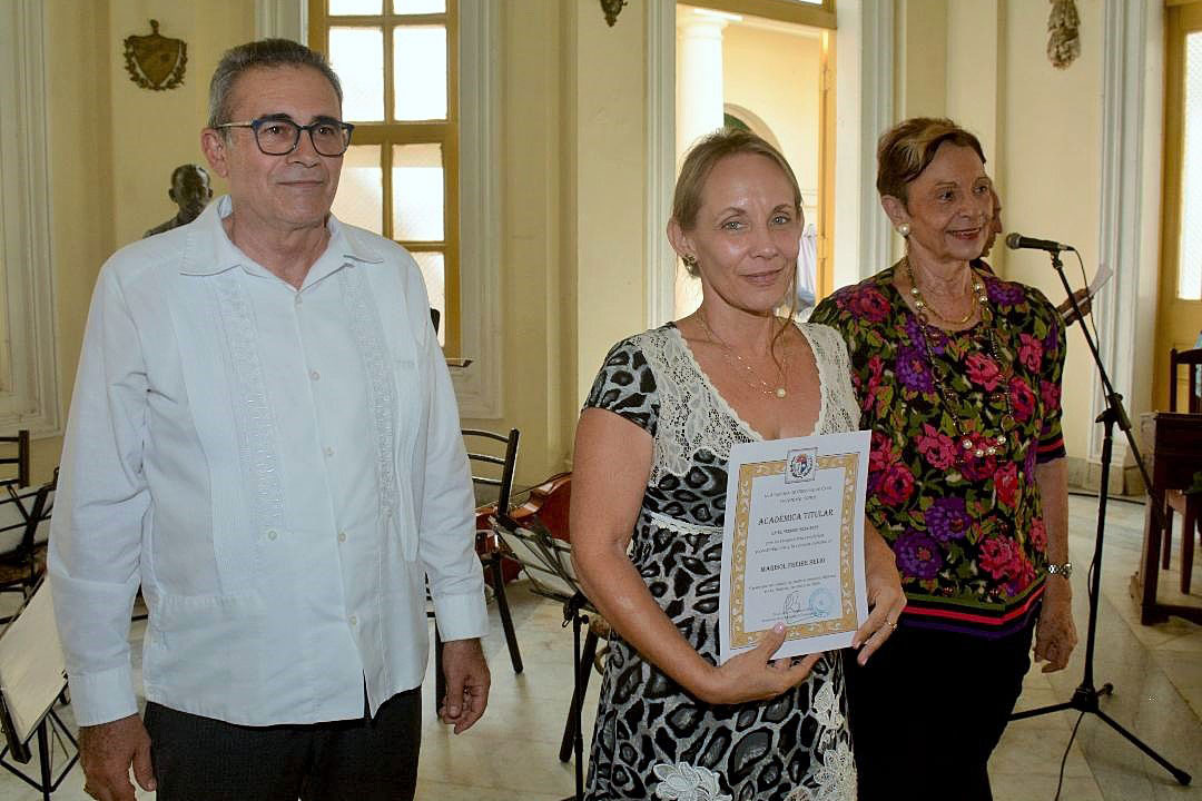 Marisol Freire Seijo recibió el diploma a académicos titulares por las Ciencias Agrarias y la Pesca.