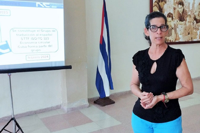 6.- Mary Fe Rivero Aragón, jefa del departamento de Normalización en la OTN.