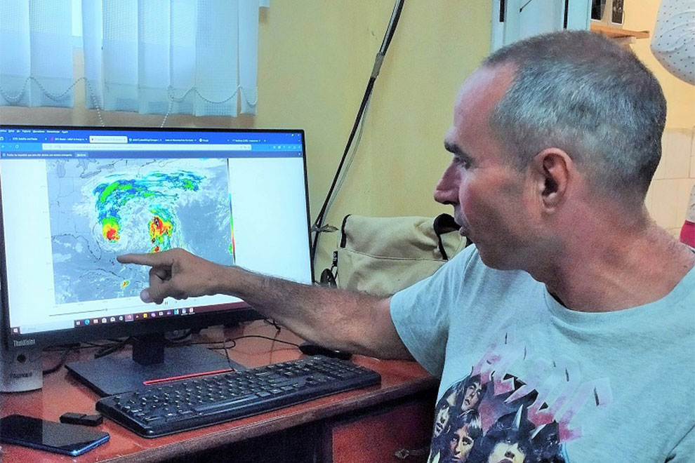 Amaury Machado Montes de Oca, jefe del Grupo de Pronósticos del Centro Meteorológico Provincial de Villa Clara.