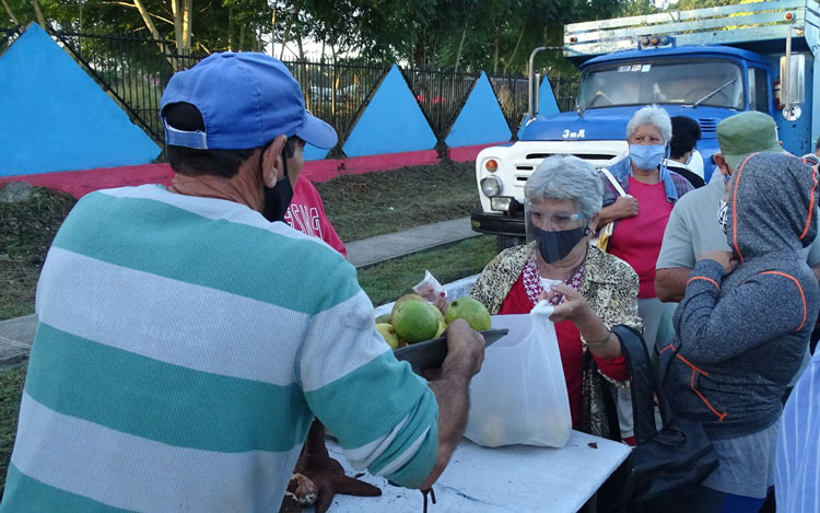  Predominó la satisfacción popular en opciones y precios. (Foto: Carlos Rodrí­guez Torres)