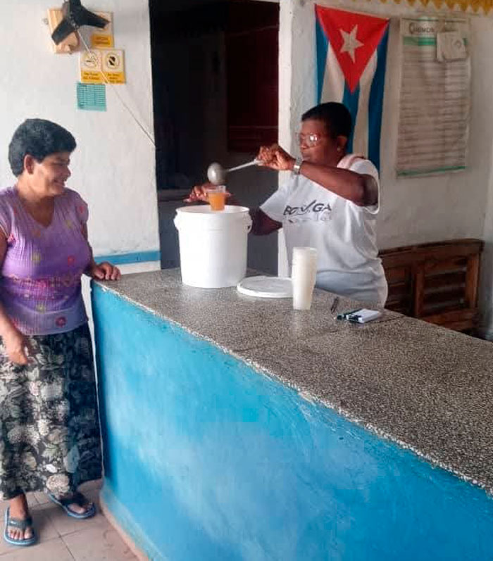 Venta de alimentos elaborados en bodega.