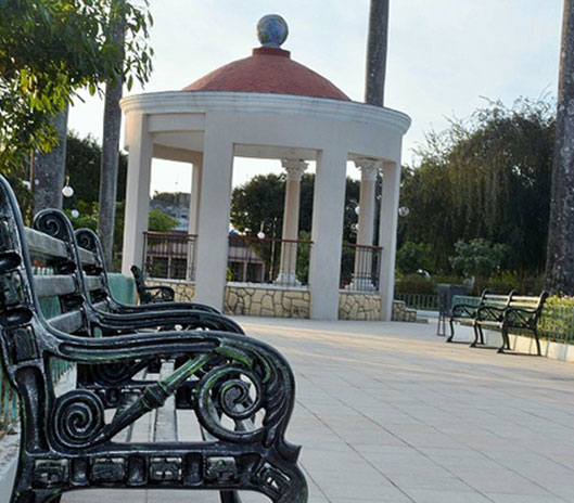 Actual glorieta del parque de Placetas.