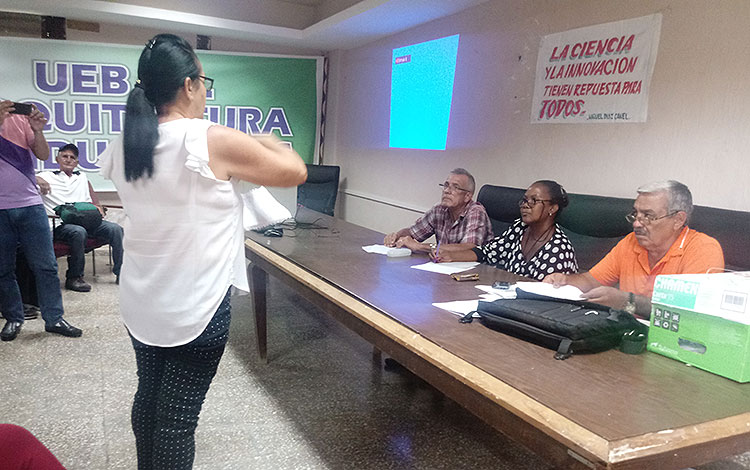 Presentación de ponencia en el Fórum de Ciencia y Técnica. Presentación de ponencia en el Fórum de Ciencia y Técnica.