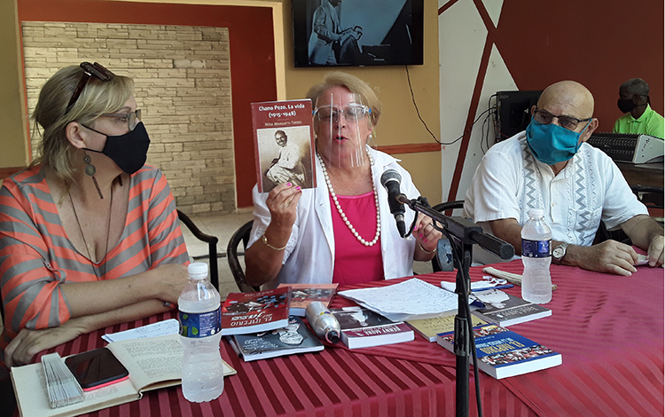 Panel sobre el son cubano, con Agnelices Álvarez,  Isabel Díaz de la Torre y José Ramírez Cal.