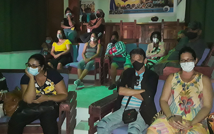 Público presente en el taller sobre la Operación Carlota celebrado en Santa Clara. Público presente en el taller sobre la Operación Carlota celebrado en Santa Clara.