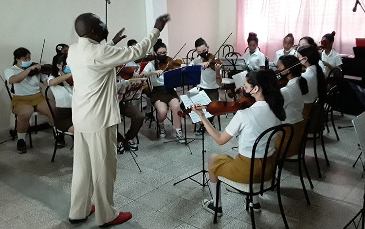 Ensemble de estudiantes de la Enseñanza Artística en Villa Clara.