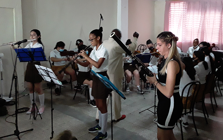 Instrumentos de viento en el ensemble integrado por estudiantes de la Enseñanza Artí­stica en Villa Clara.