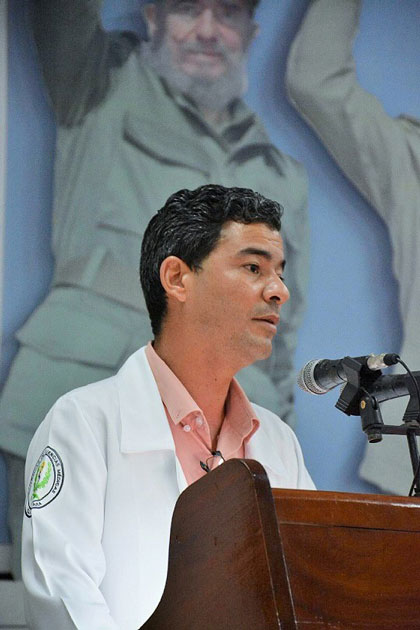 Doctor Yandri Alfonso Chang, al frente del Programa de Atención Materno-Infantil en Villa Clara.