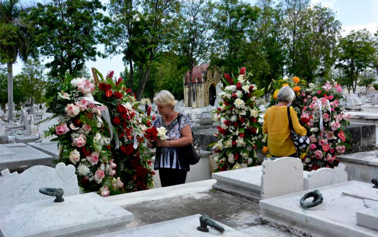 Ceremonia de inhumación de los restos de la intelectual cubana Fina Garcí­a Marruz,