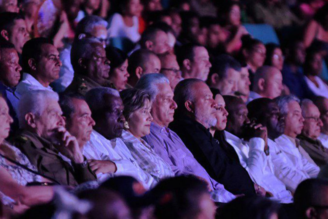 Presidente cubano, Miguel Díaz-Canel, y otros dirigentes del país.