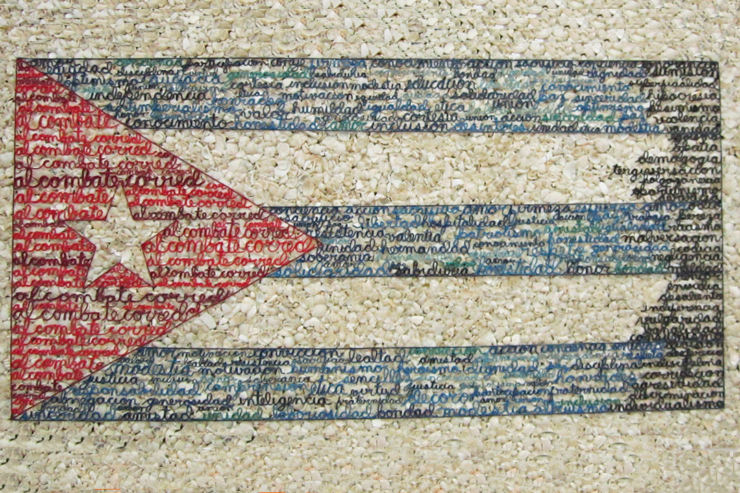 Bandera cubana en obra de la plástica.
