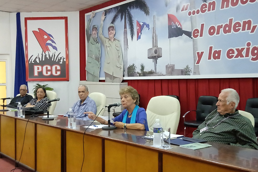 Panel En defensa de la patria: hitos fundamentales del pensamiento cubano.