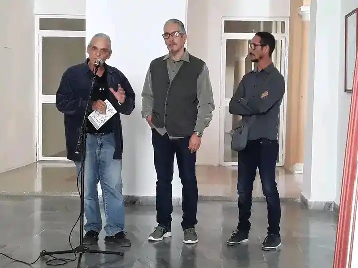 Ángel Fernández Quintana (Andez) y  Ricardo Reyes Ramos (Richar) durante la presentación de la exposición bipersonal..