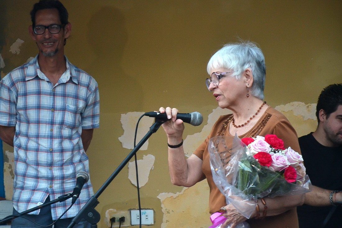 Carmen Sotolongo, crítica literaria y teatral, Presidenta de Honor de la 32 Feria del Libro en Villa Clara.