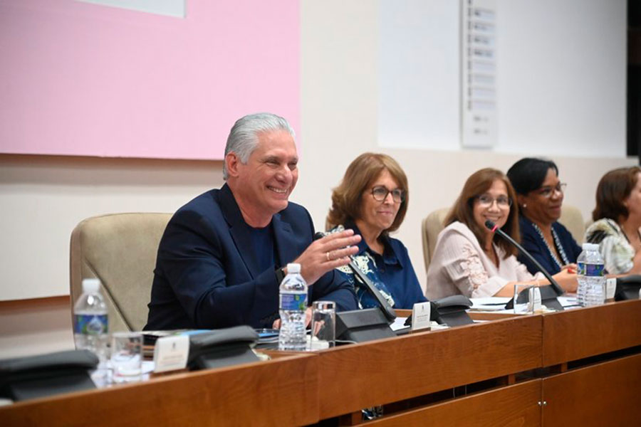 Presidente cubano, Miguel Díaz-Canel, interviene en el X Congreso de la Uneac.