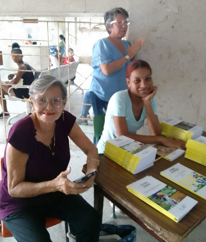 Venta de libros en el hospital pediátrico.