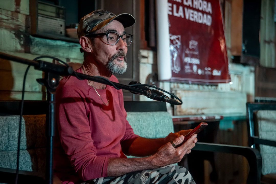 Jorge Luis Mederos (Veleta) en el espacio literario La hora de la verdad.