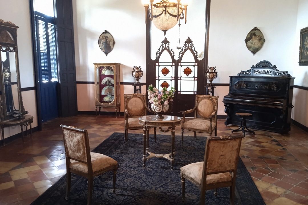 Sala de la casa museo Alejandro García Caturla, de Remedios.