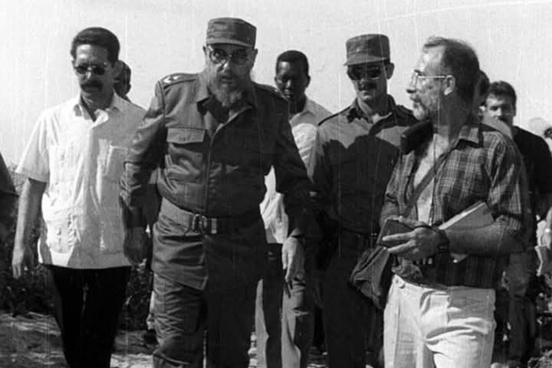 José Antonio Fulgueiras en la cobertura periodística a un recorrido de Fidel por Villa Clara.