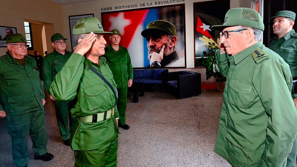 General del Ejército Raúl Castro Ruz y el general de División Ernest Feijóo, jefe del Ejército Occidental.