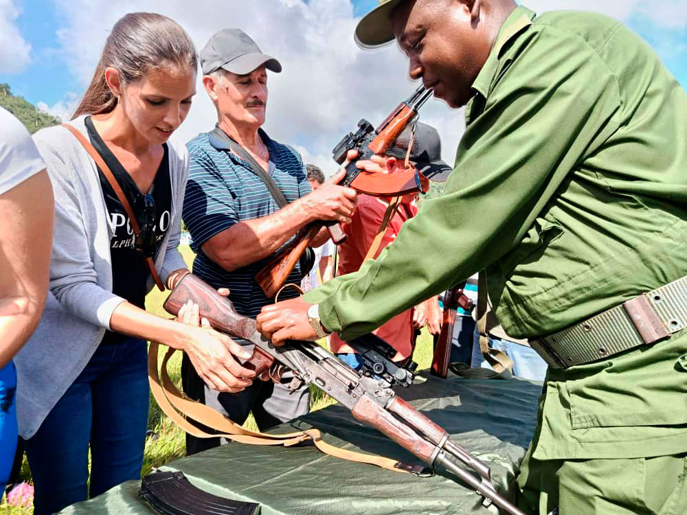 Ejercicio de tiro en Jibacoa.