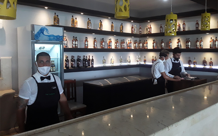 Bar en Santa Clara, Cuba. Bar en Santa Clara, Cuba.