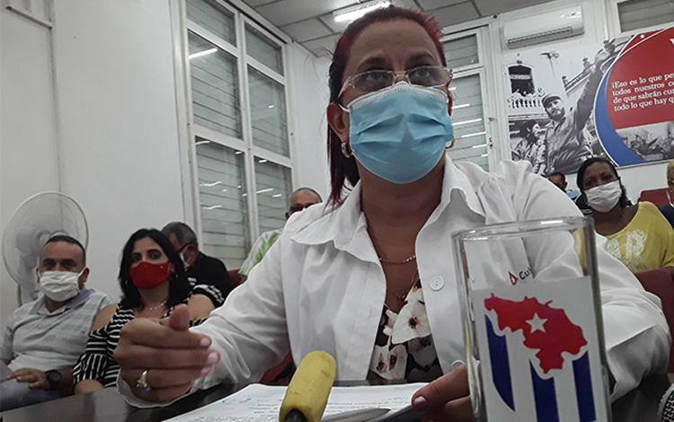 Gretza Sánchez Padrón, directora provincial de Salud, alertó a no bajar la guardia aunque los indicadores muestren mejorí­a en el control de la pandemia. (Foto: Francisnet Dí­az Rondón)