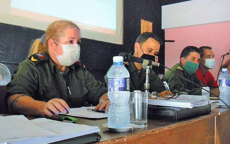 Consejo de Defensa Provincial de Villa Clara sesiona en Quemado de Gí¼ines. Consejo de Defensa Provincial de Villa Clara sesiona en Quemado de Gí¼ines.