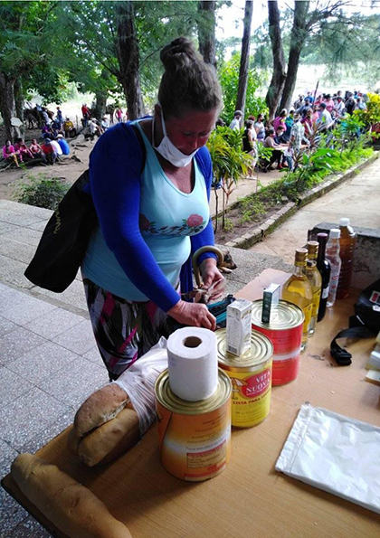Distribución de productos para los damnicados por la tormenta tropical Eta en Villa Clara. Distribución de productos para los damnicados por la tormenta tropical Eta en Villa Clara.