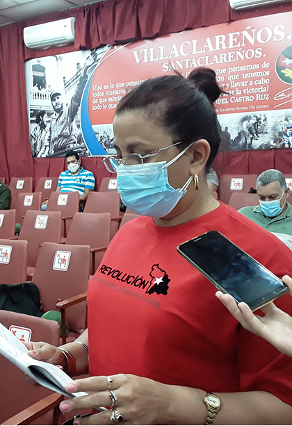 La Dra. Gretza Sánchez Padrón, directora de Salud en Villa Clara, puntualizó que la provincia avanza hacia un control de la enfermedad, pero aún existen situaciones adversas. (Foto: Francisnet Dí­az Rondón)