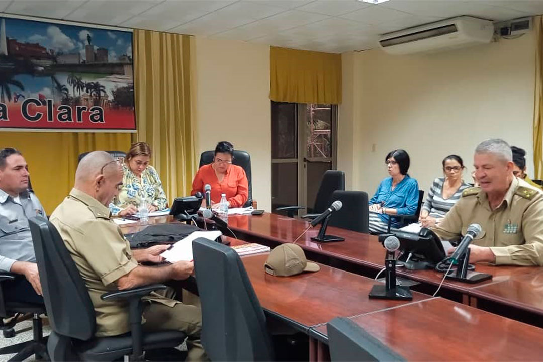 Reunión del Grupo Temporal de Trabajo, encabezado por Susely Morfa González, primera secretaria del Partido en Villa Clara, y la gobernadora, Milaxy Sánchez Armas.