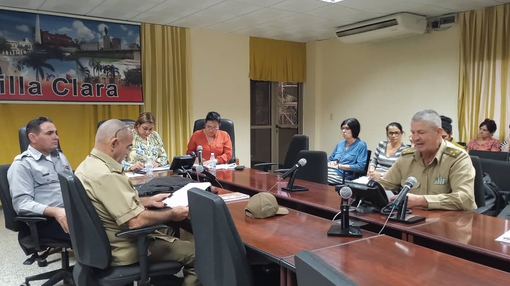 Fidel Castro Ruz durante un recorrido por el pedraplén de Caibarién, y junto a él, el periodista José Antonio Fulgueiras.Reunión del Grupo Temporal de Trabajo, encabezado por Susely Morfa González, primera secretaria del Partido en Villa Clara, y la gobernadora, Milaxy Sánchez Armas.