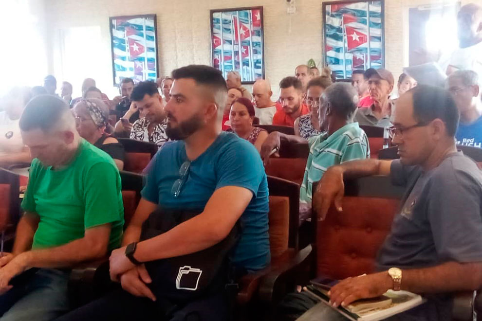 Participantes en la reunión del Consejo de Defensa de Santa Clara.