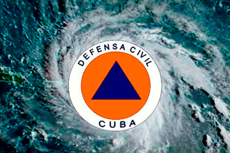 Logo de la Defensa Civil de Cuba con imagen de huracán de fondo.