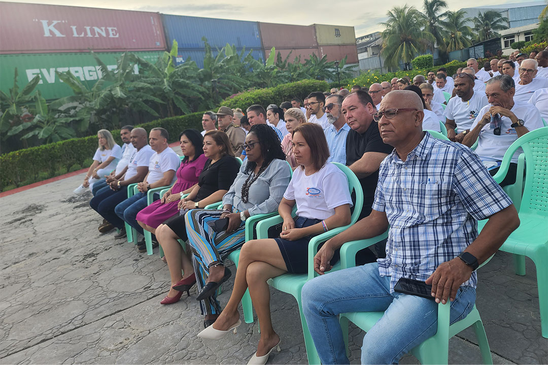 Acto por los 30 años de la sucursal villaclareña de Almacenes Universales.