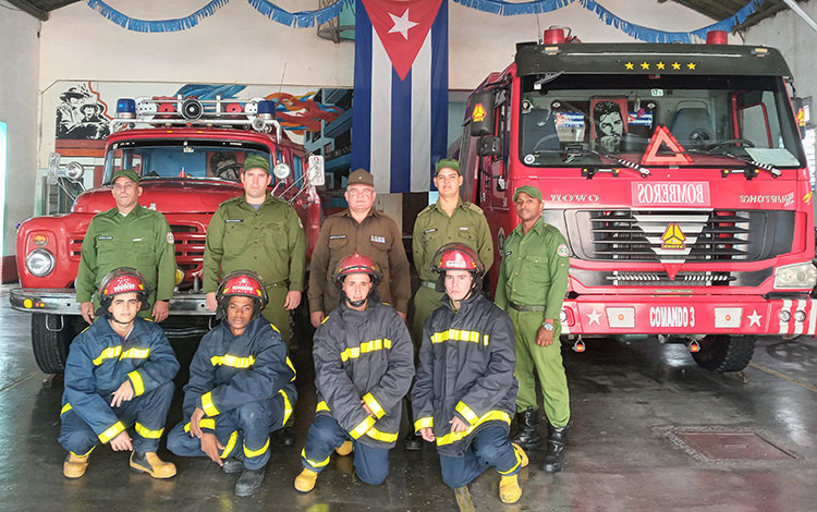 Bomberos del Comando 3 de Villa Clara.