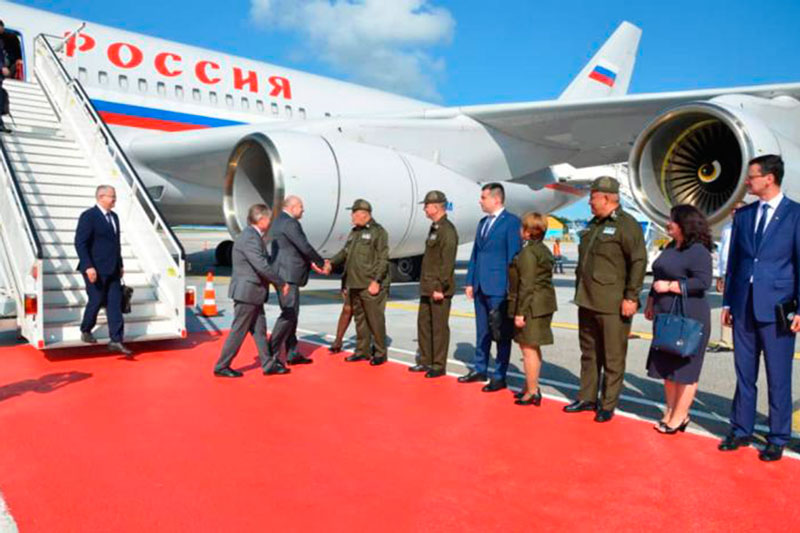 Recibimiento en Cuba al teniente general Alexander Viacheslavovich Kurenkov, Ministro de Situaciones de Emergencias de la Federación de Rusia.