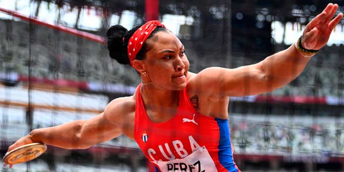 Yaimé Pérez, discóbola cubana, en Tokio 2020.