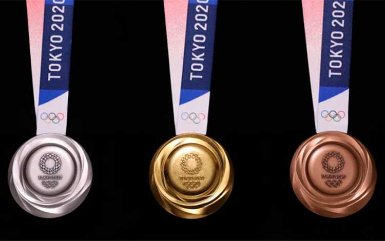 Juego de medallas de las Olimpiadas Tokio 2020.