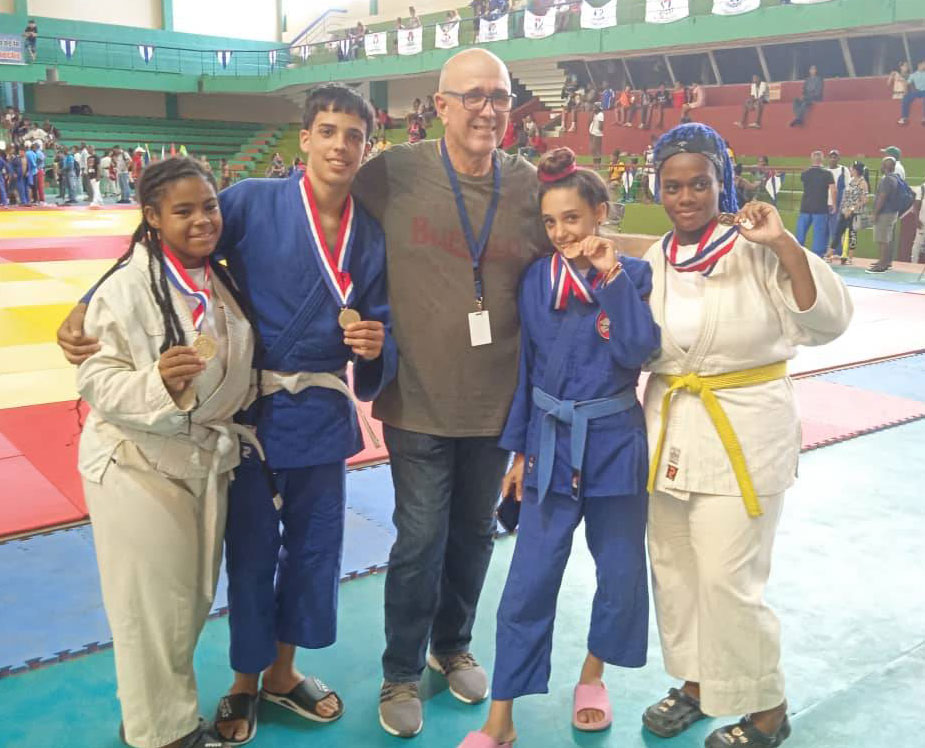 Atletas de parajudo aportaron medallas.