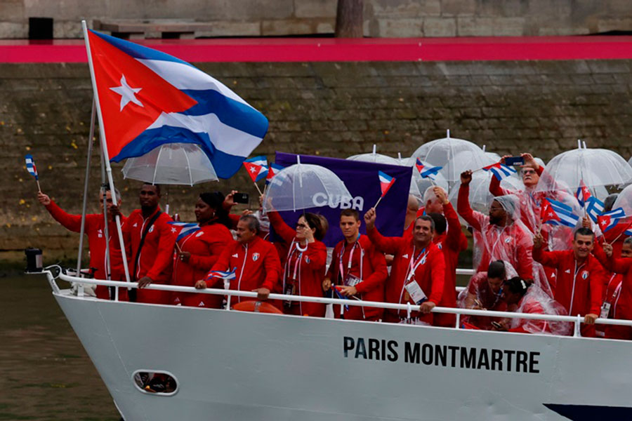 Delegación cubana en la inauguración de los Juegos Olímpicos de 2024.