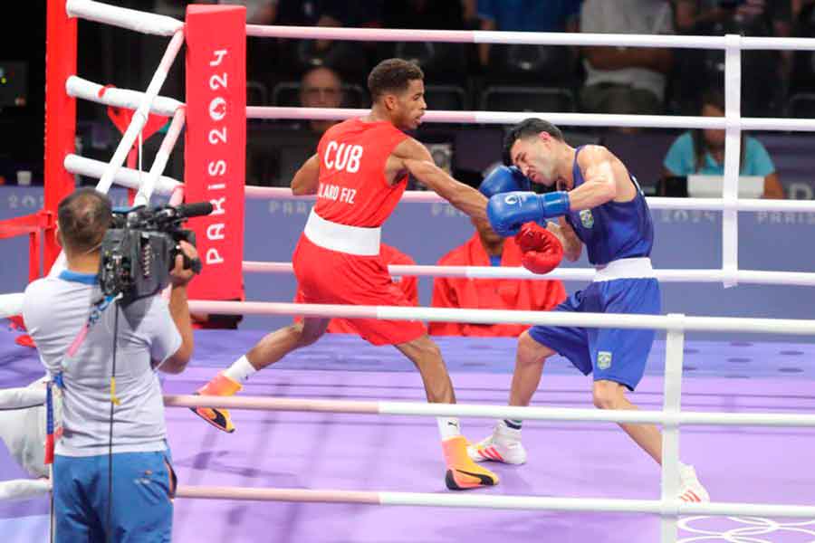 Alejandro Claro en el combate contra el brasileño Michael da Silva.